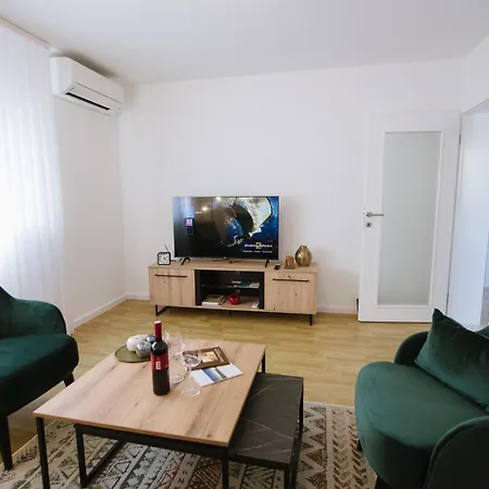 Fidelis Apartament *
